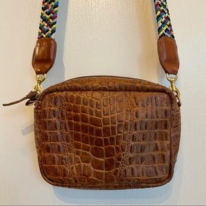Clare V Midi Sac in Croc Cognac